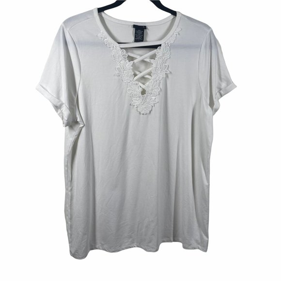 Torrid Embroidered Blouse 1X White Floral - Picture 1 of 8